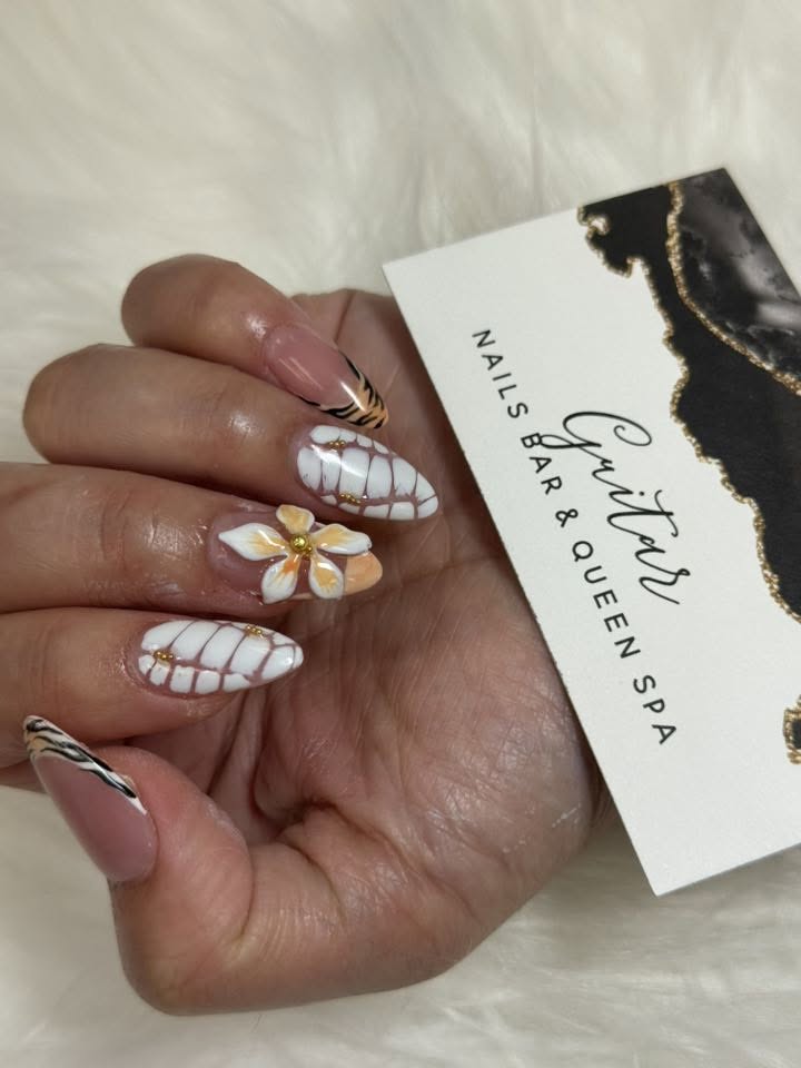 Guitar Nails Bar & Queen Spa nail art example