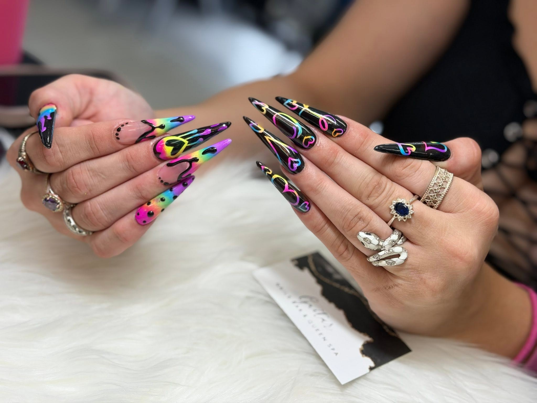 Guitar Nails Bar & Queen Spa nail art example